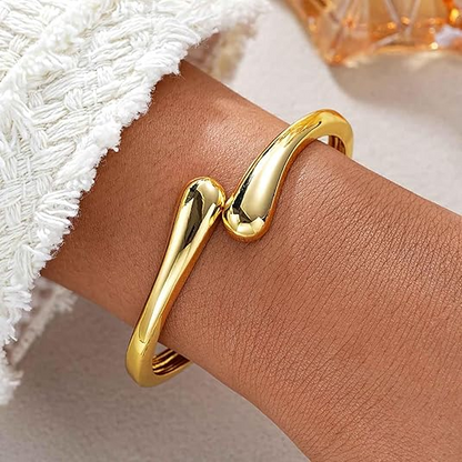Saridews Gold Chunky Twist Bangle
