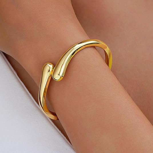 Saridews Gold Chunky Twist Bangle